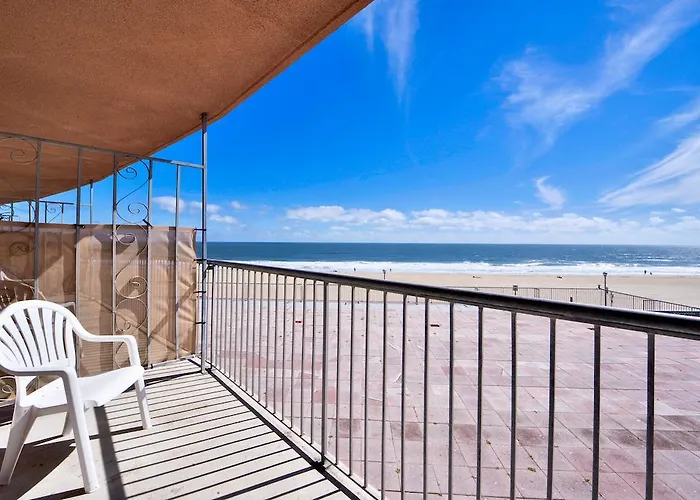 Grand Ocean Oceanfront 3*